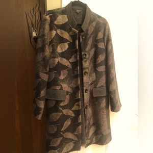 Lightweight woven jacket, size large. Perfect over a sweater for a fall day.